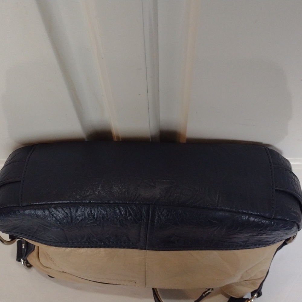 STONE MOUNTAIN LEATHER Shoulder Bag Navy Cream - Picture 7 of 16